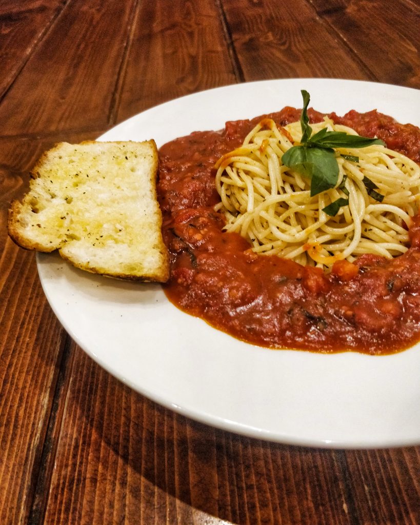 spaghetti| bolognese| garlic bread| spanish| cuppucino|drooling food