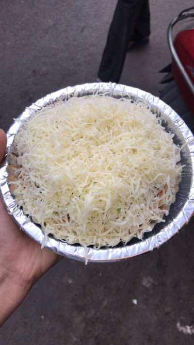 Top 5 Desi Pizza Places With A Twist To Visit In Ahmedabad! 2 pinky pizza| relief road| desi pizza