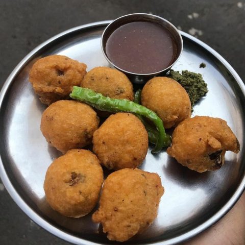 10 Must Have Dishes at ManekChowk, Ahmedabad | Hungrito