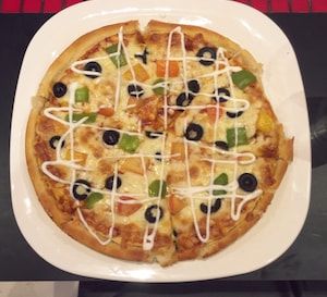Unlimited pizza| Cheesy olive pizza| Pomo's Pizza