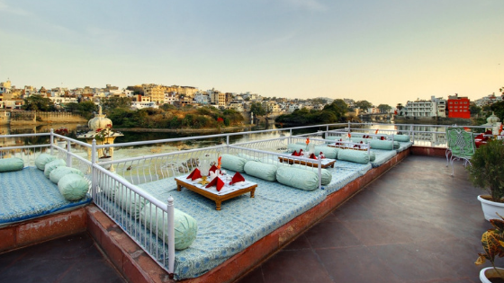 5 Must Visit Restaurants In Udaipur For An Amazing Experience | Hungrito