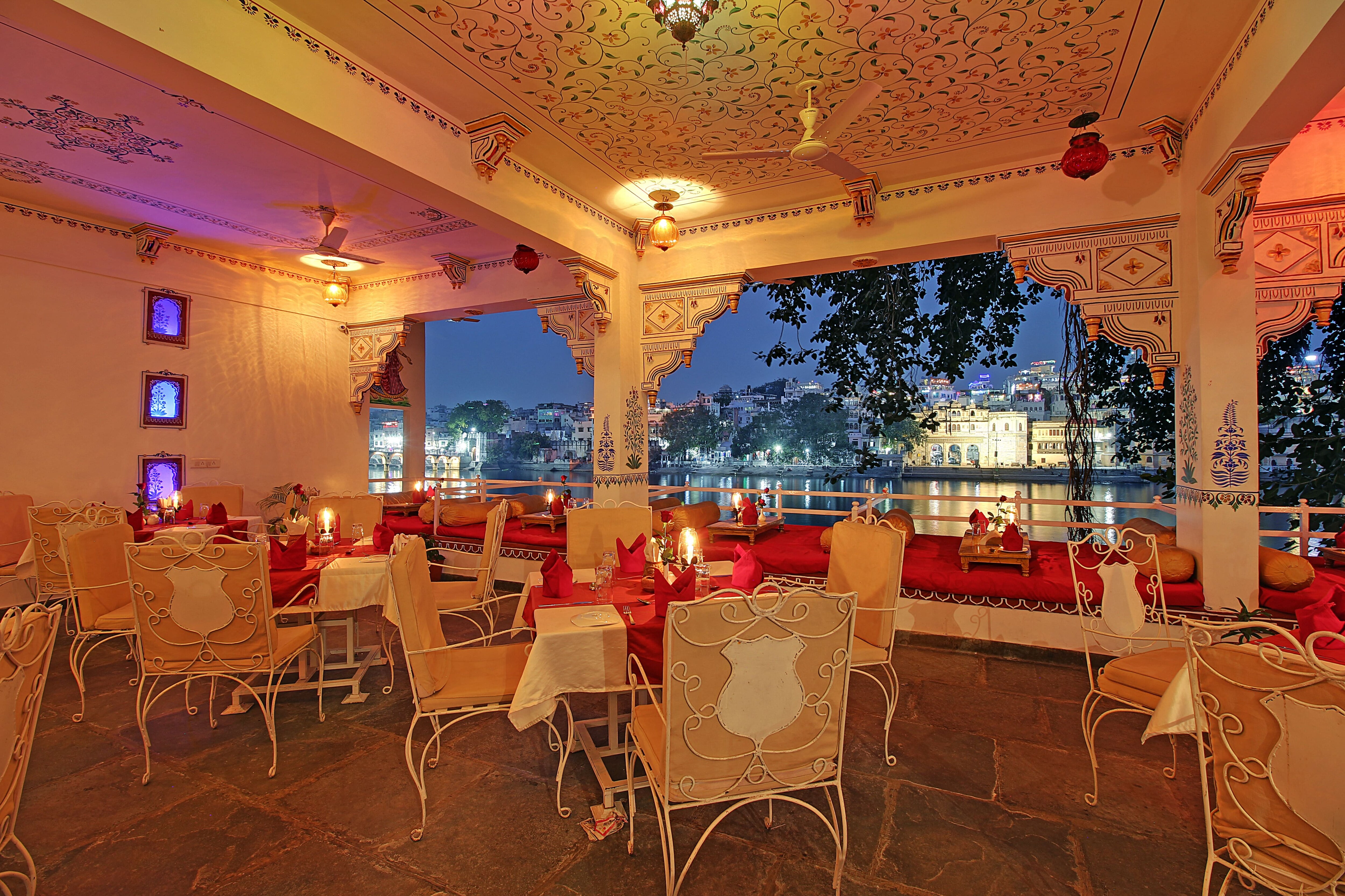 Restaurants In Udaipur | Hari Garh Restaurant