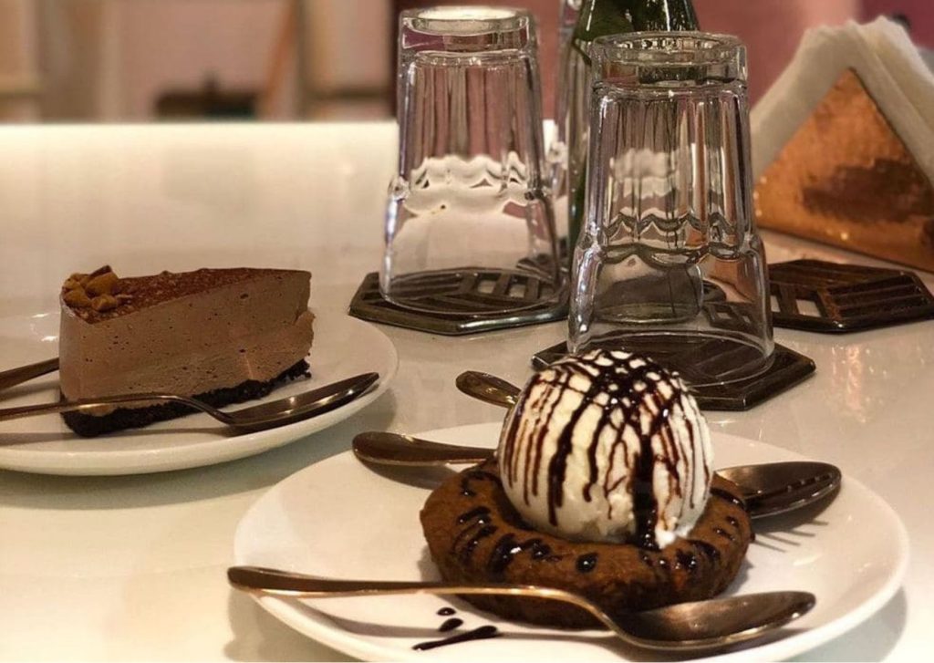 Best Places for Fancy Desserts in Ahmedabad|Moi 