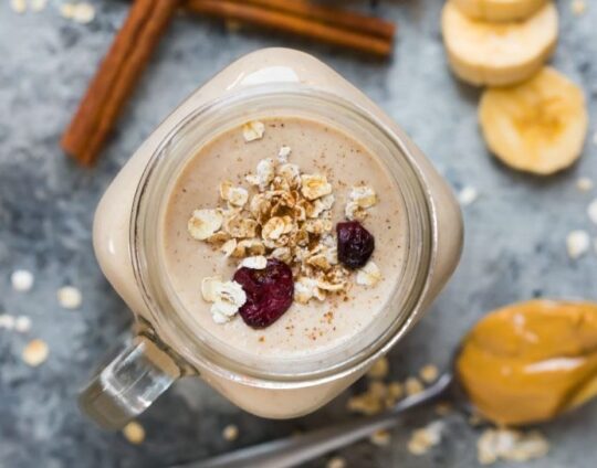 11 tasty dishes you can make with oats| Oats fruits smoothie