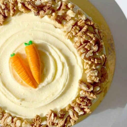 food influencers of dubai| Vegan carrot walnut cake