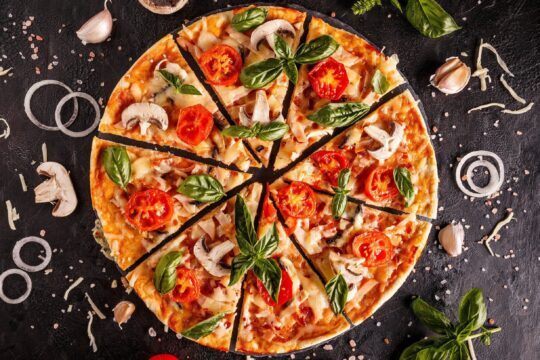 Baked food items| Veggie supreme pizza