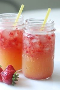 Mocktails you can make at home| Strawberrry pineapple mocktaill