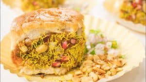 Famous Food Items From Different Parts Of Gujarat 6 Food Items From Different Parts Of Gujarat| Dabeli| Bhuj (Kutch)
