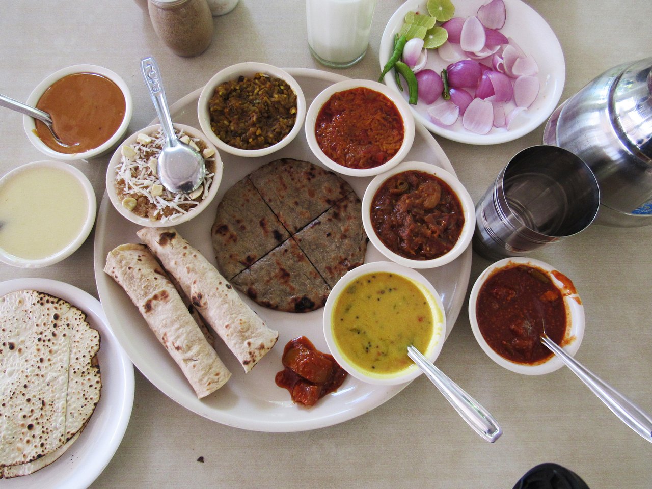 Food places in Junagarh| Feature image