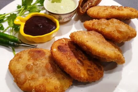 Must-have dishes in kumbalgarh| Onion kachori