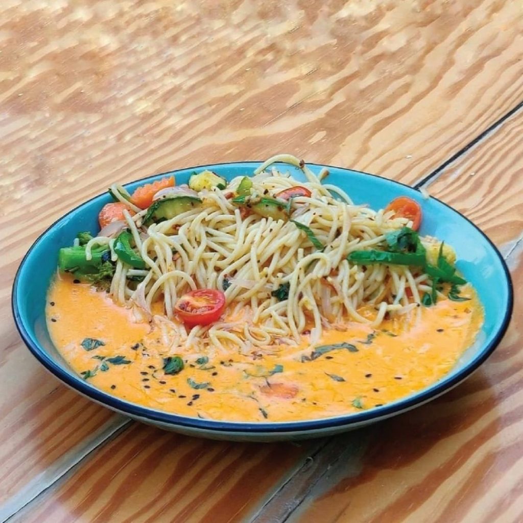 spaghetti in cheese sauce