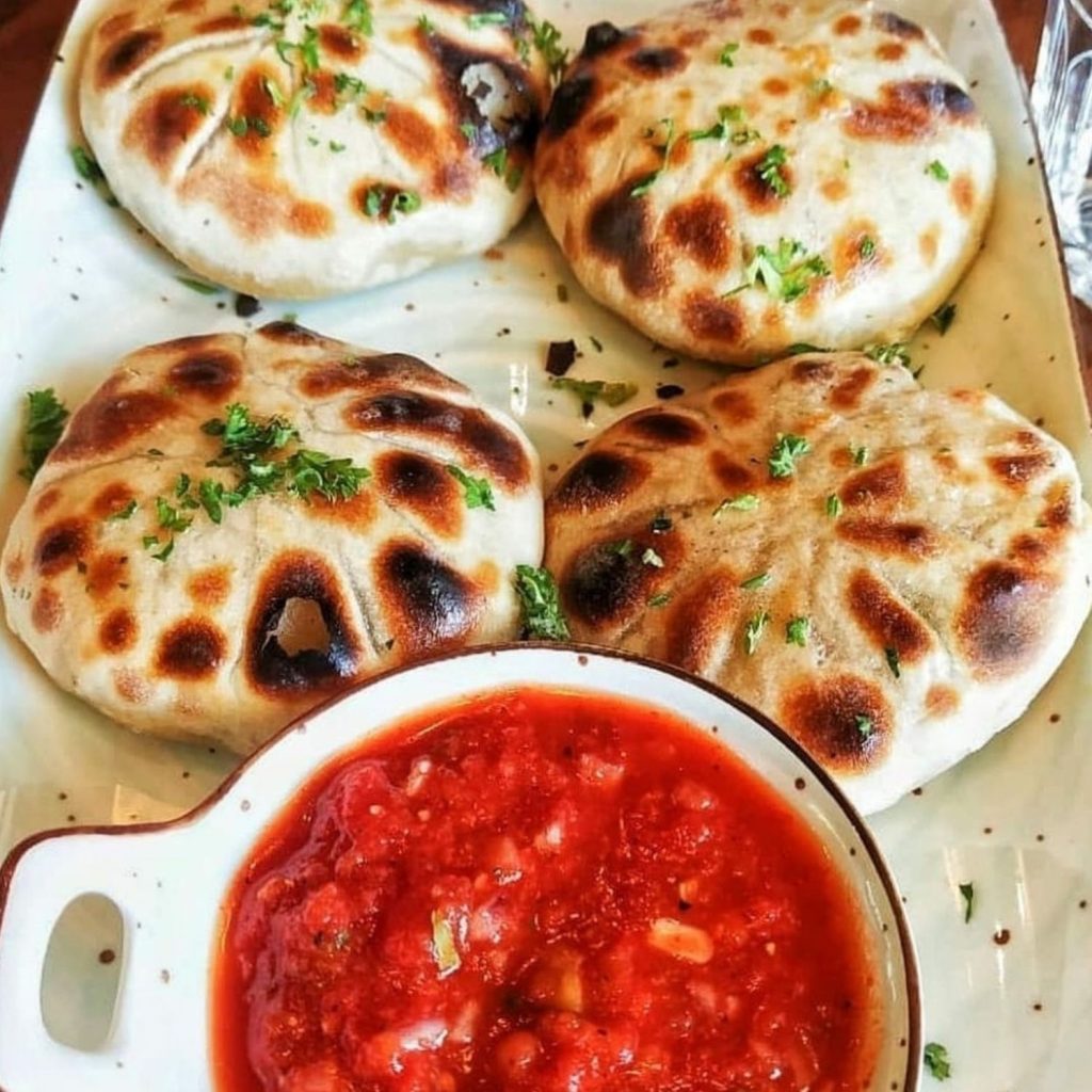 different dishes to try in ahmedabad - garlic knots