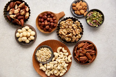 Image of high-fiber nuts and seeds.